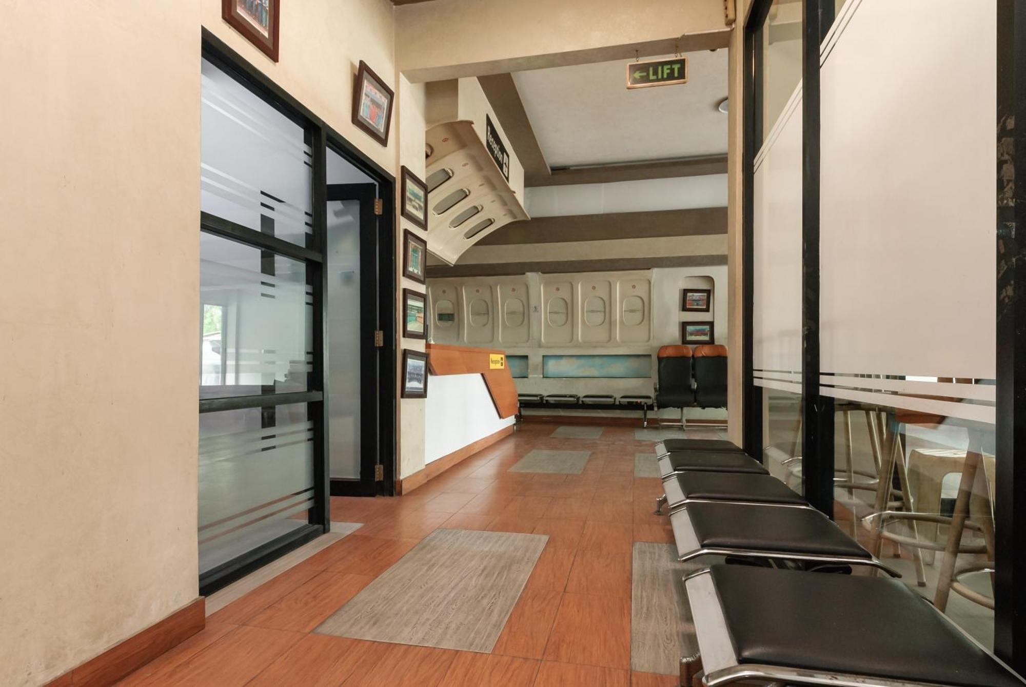 Reddoorz Near Mandaya Royal Hospital Puri Hotel Tangerang Luaran gambar
