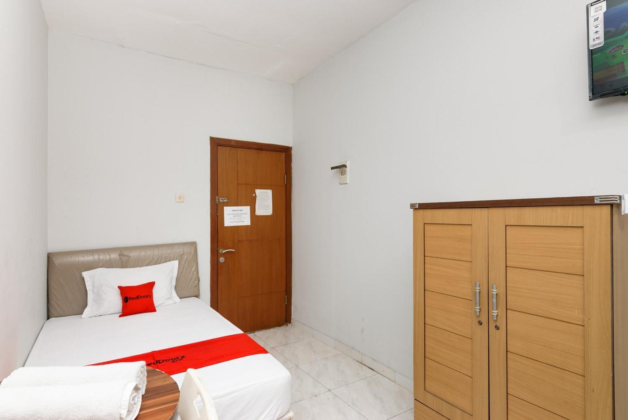 Reddoorz Near Mandaya Royal Hospital Puri Hotel Tangerang Luaran gambar