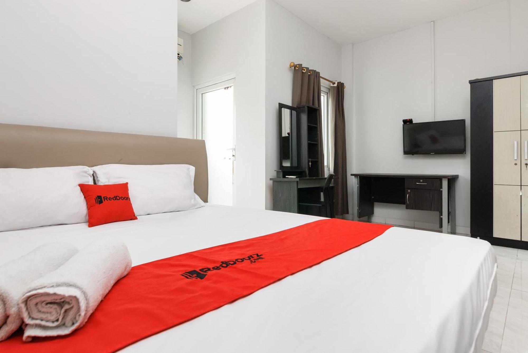 Reddoorz Near Mandaya Royal Hospital Puri Hotel Tangerang Luaran gambar