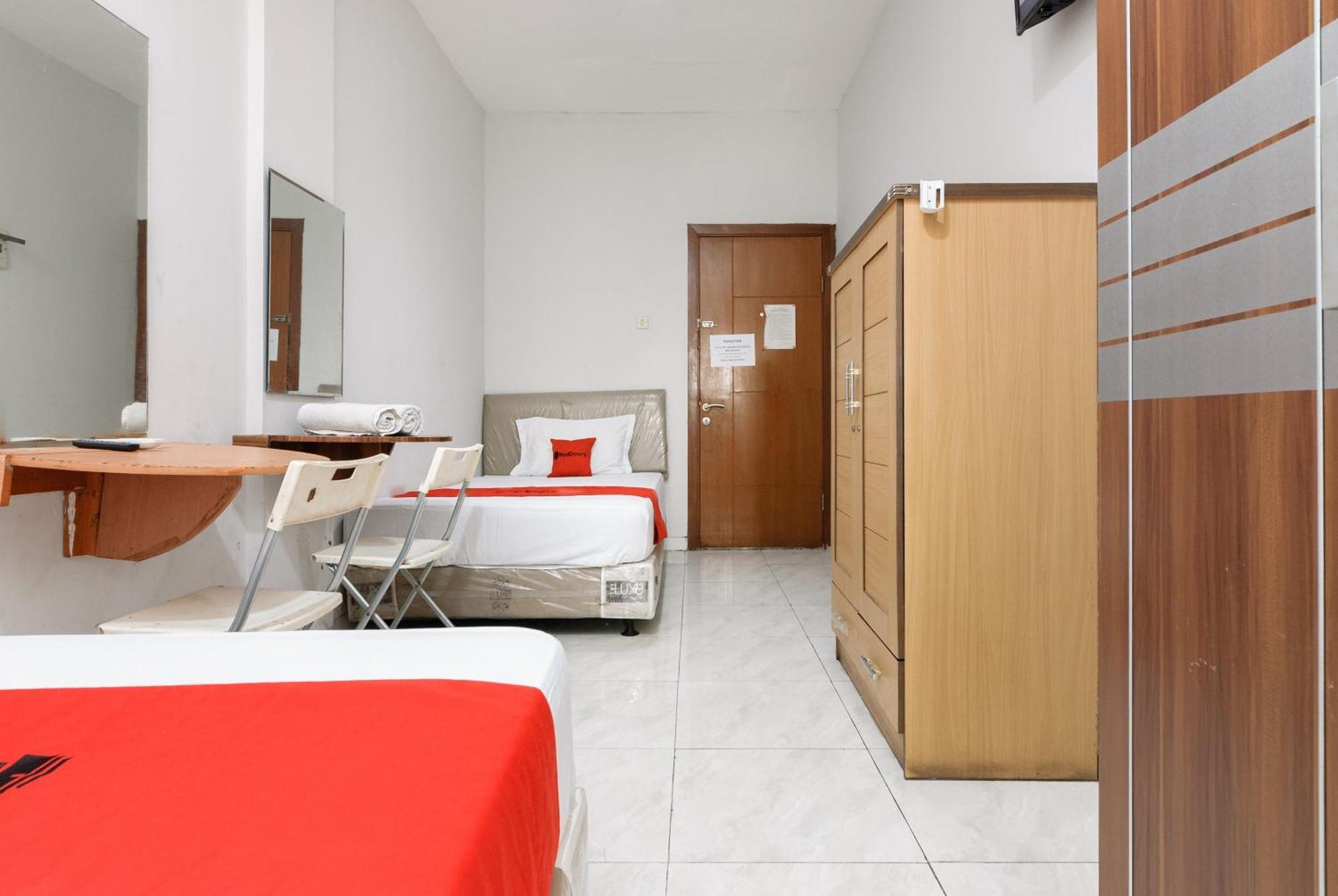 Reddoorz Near Mandaya Royal Hospital Puri Hotel Tangerang Luaran gambar