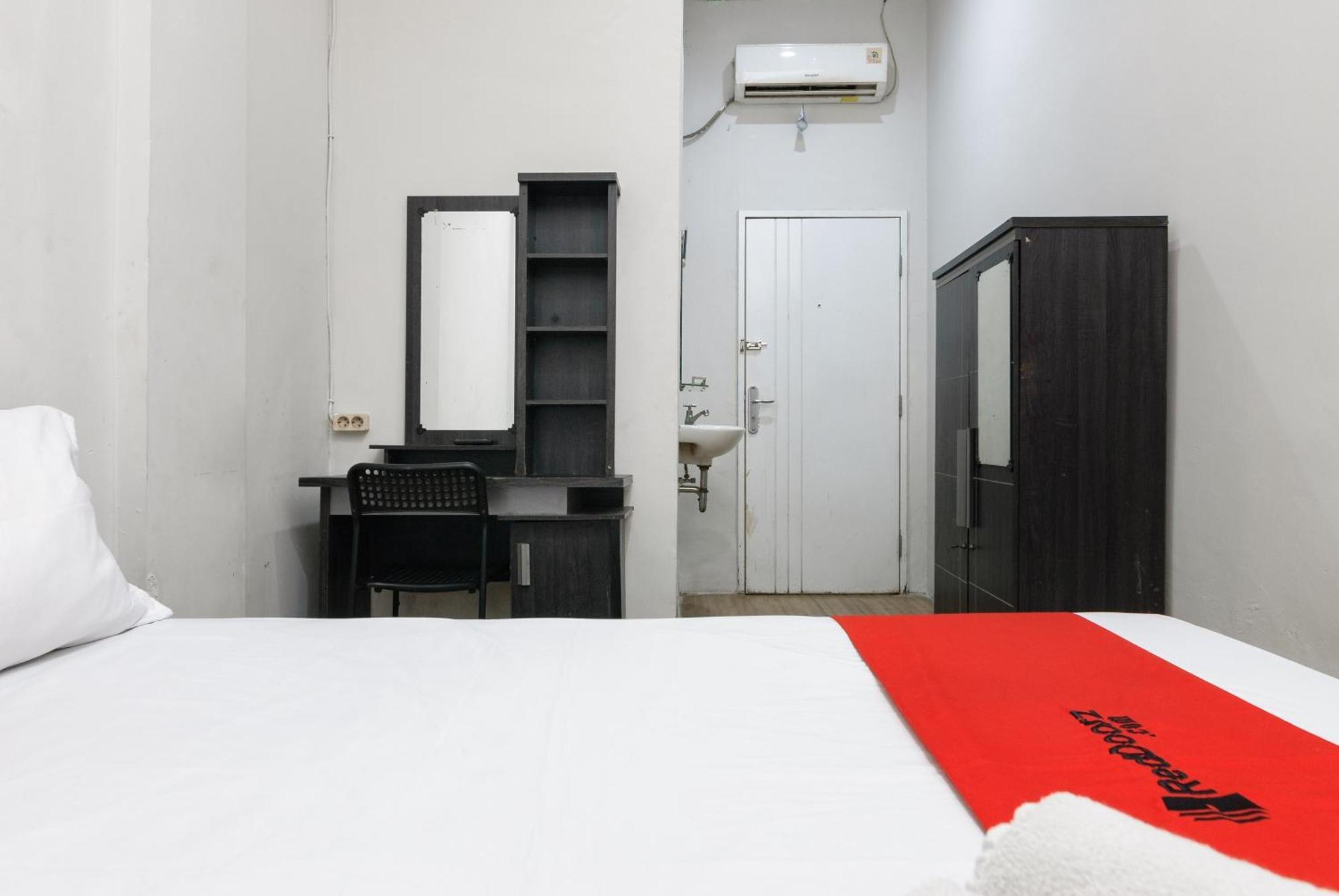 Reddoorz Near Mandaya Royal Hospital Puri Hotel Tangerang Luaran gambar